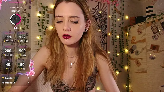 summerhazeee online show from February 6, 6:33 pm