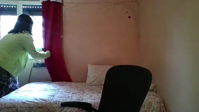 imsohornydacom online show from April 19, 6:10 pm