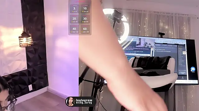 Snapshot of nickky__ chatting on October 17, 3:32 am nickky online show from October 17, 3:32 am