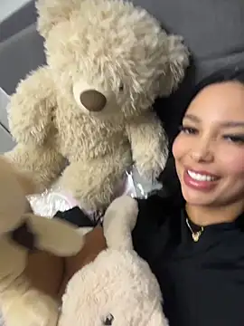 Dakota diaz  online show from June 21, 12:03 am