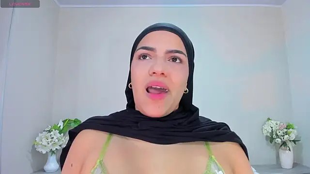 Umarani  online show from April 24, 6:33 pm