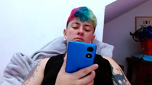 tomboyblue online show from October 23, 12:05 am