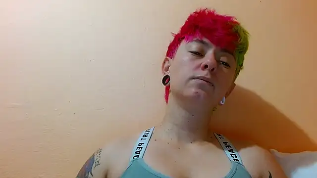 tomboyblue online show from July 28, 2:05 pm