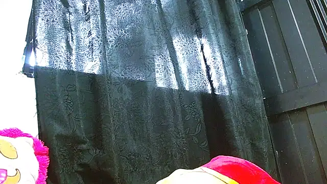 tomboyblue online show from April 15, 7:58 pm