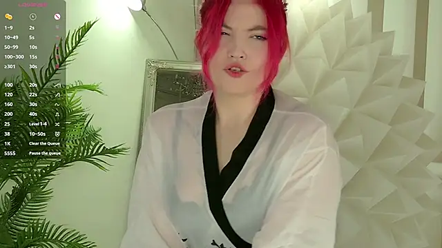 Lisa Adam online show from April 20, 8:12 pm