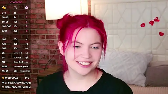 Lisa Adam online show from April 18, 7:58 pm