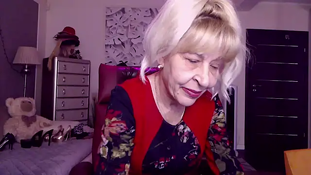 Snapshot of HornyMilf_555 chatting on September 26, 1:20 pm HornyMilf 555 online show from September 26, 1:20 pm