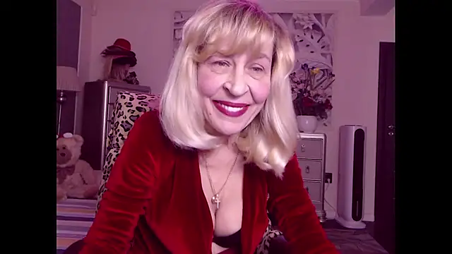 HornyMilf 555 online show from December 20, 1:04 pm