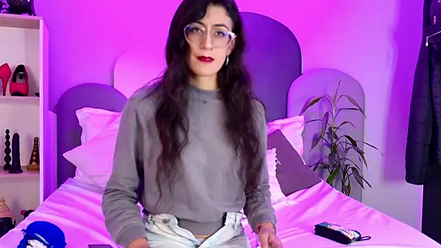 SophieGomez22 online show from April 22, 11:40 am