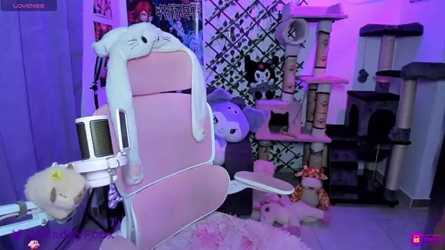 MaddyFooxx online show from July 17, 12:04 am