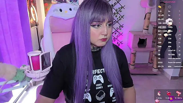 MaddyFooxx online show from April 28, 10:35 pm