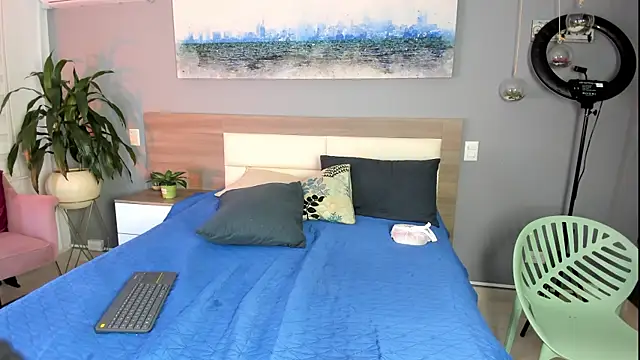 rebeca cortez  online show from April 21, 4:36 pm