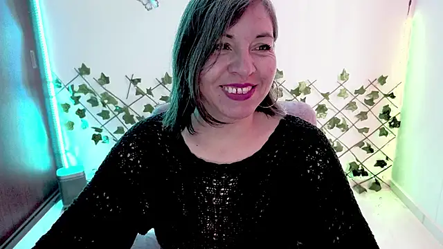 Lady breaks hearts online show from February 19, 12:37 pm