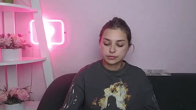 MilanaAngelAs online show from October 28, 8:46 pm