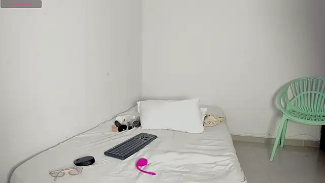 Lorena Hawkins online show from October 9, 6:45 pm