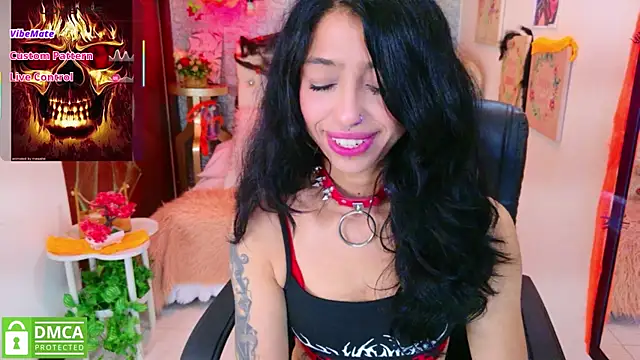 Snapshot of REDHOTTER_ chatting on October 13, 8:00 pm REDHOTTER online show from October 13, 8:00 pm