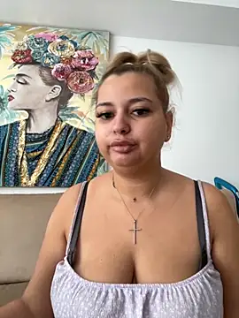 Snapshot of AllysonK chatting on September 18, 10:47 am AllysonK online show from September 18, 10:47 am