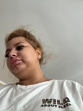 Snapshot of AllysonK chatting on September 9, 10:37 am AllysonK online show from September 9, 10:37 am