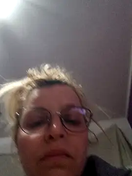 BritneyHudson online show from April 26, 2:09 am