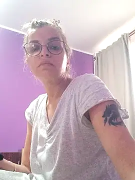 BritneyHudson online show from November 17, 7:42 am