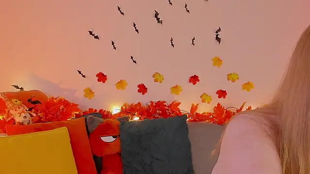 Tori the witch online show from November 6, 8:09 am