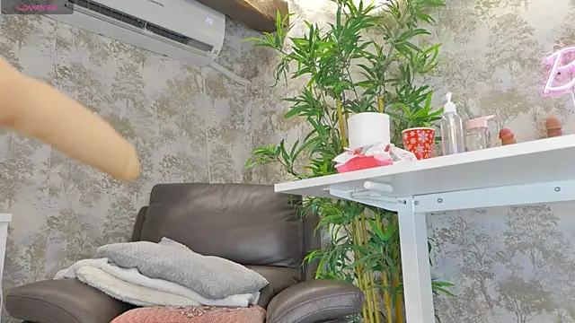 YourBurnWish online show from April 18, 7:07 pm