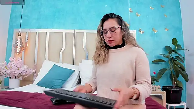 RubbyTaylor online show from April 25, 1:41 pm