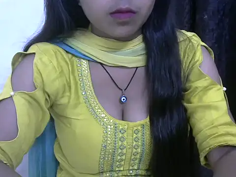 Snapshot of momo_lov chatting on September 24, 5:28 am momo lov online show from September 24, 5:28 am