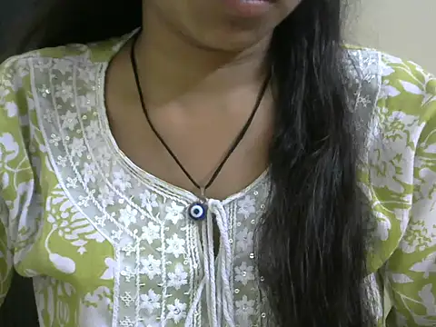 Snapshot of momo_lov chatting on September 27, 6:09 am momo lov online show from September 27, 6:09 am