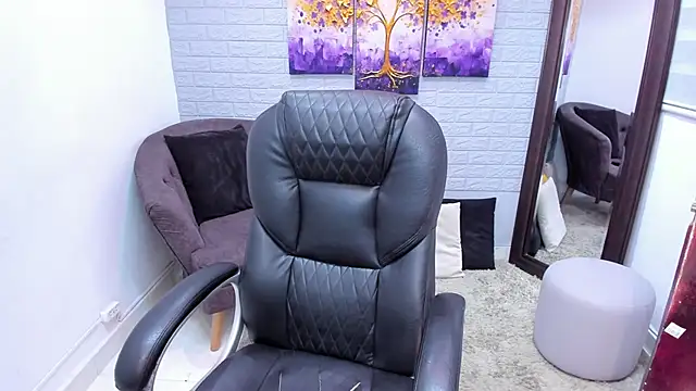  alaiasmile  online show from June 5, 7:20 pm