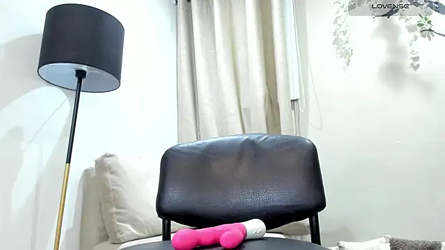  alaiasmile  online show from April 21, 1:42 am