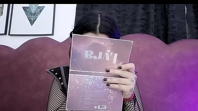 sophy rock online show from April 25, 2:36 pm