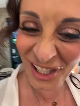 therealbeverlycious online show from February 27, 11:37 pm