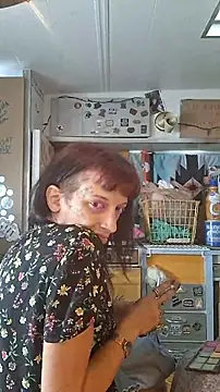 whitetrashdirtyslut online show from June 16, 4:08 pm