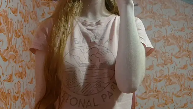 strawberrysmoothie online show from March 8, 7:40 pm