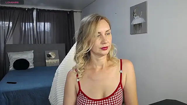 Vanessa Nowak online show from July 15, 2:00 pm