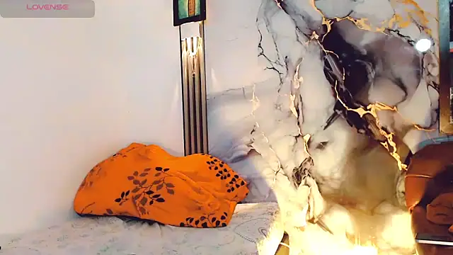 khiara moretti online show from October 4, 11:16 am