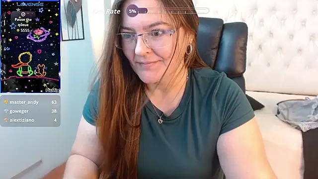 Snapshot of MsJossie chatting on October 3, 6:29 am MsJossie online show from October 3, 6:29 am