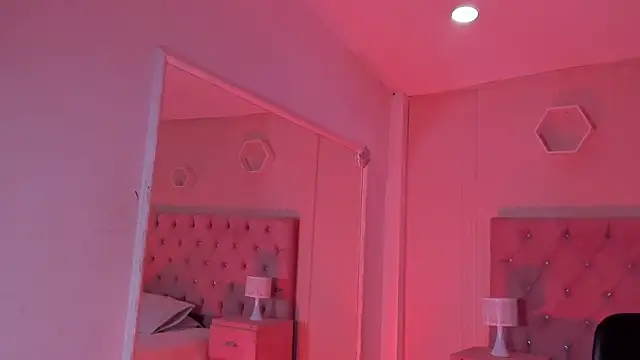 Agathaargent  online show from March 6, 10:49 pm