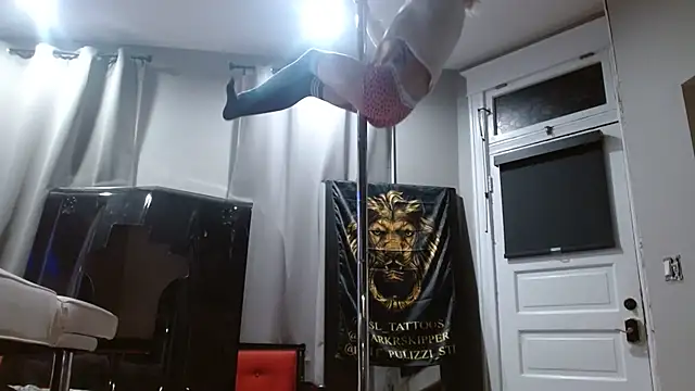 watermellonpussy online show from June 18, 9:14 am