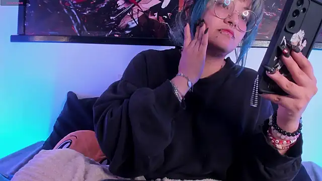 lucky-leah online show from April 24, 4:15 am