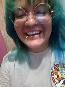 lucky-leah online show from April 21, 4:19 am