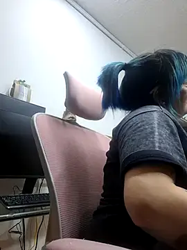 lucky-leah online show from June 12, 3:58 am