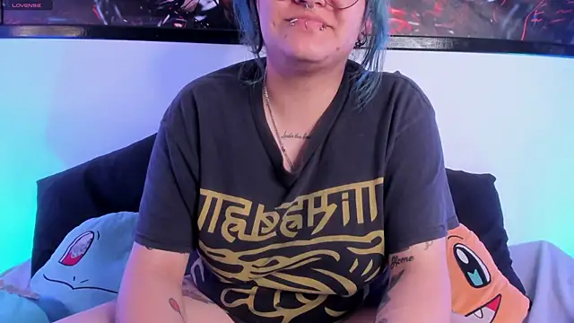 lucky-leah online show from April 23, 4:31 am