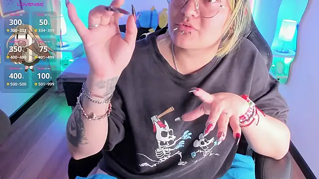 lucky-leah online show from October 11, 5:12 am