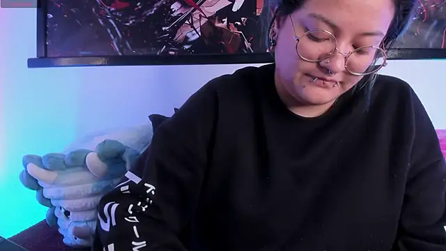 lucky-leah online show from June 9, 5:29 am