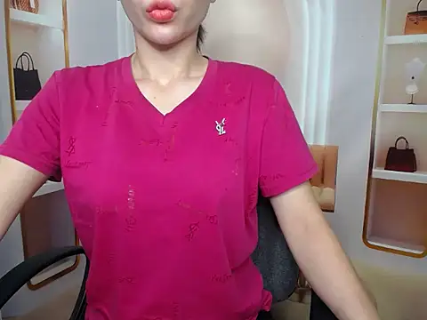 Love bug15 online show from September 18, 6:23 am