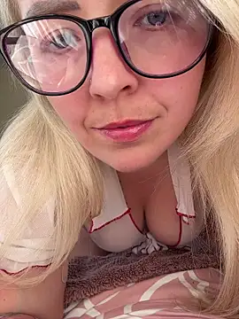 xxcurvyjessiexx online show from April 28, 4:55 pm