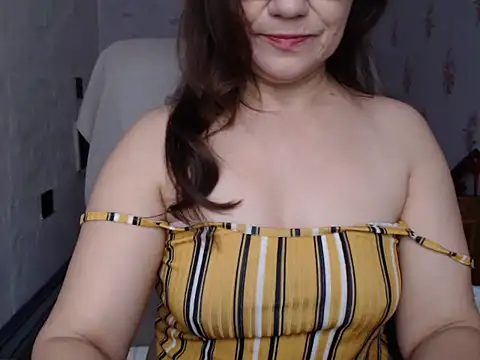 KittyyLaBeauty online show from March 19, 2:32 pm