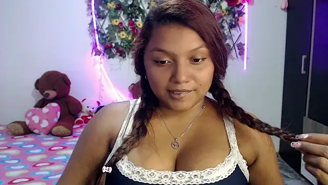 Snapshot of sexysusan4you chatting on October 15, 9:28 pm sexysusan4you online show from October 15, 9:28 pm